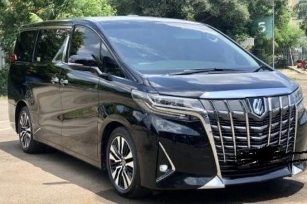 Lombok rent car toyota velfire