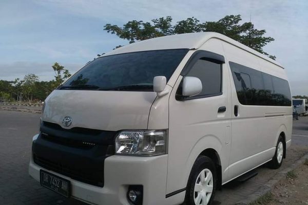 Lombok rent car Hiace
